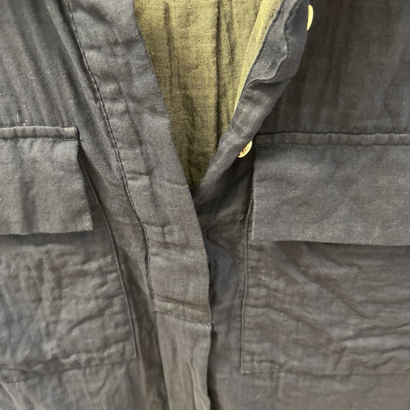 Banana Republic Women’s  Casual Navy Button Down Shirt - Picture 5 of 6